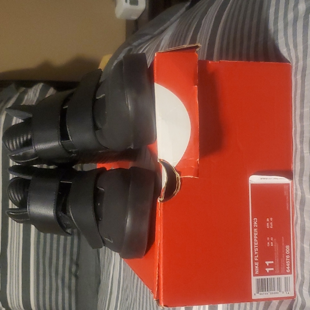 Nike flystepper black size 11